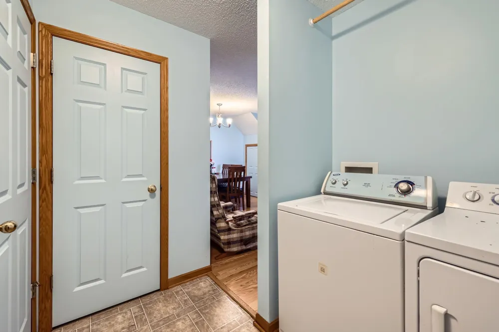 915 Harmony Path Norwood Young America, MN 55397