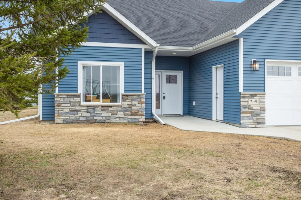 209 Woodcrest Drive Breckenridge, MN 56520