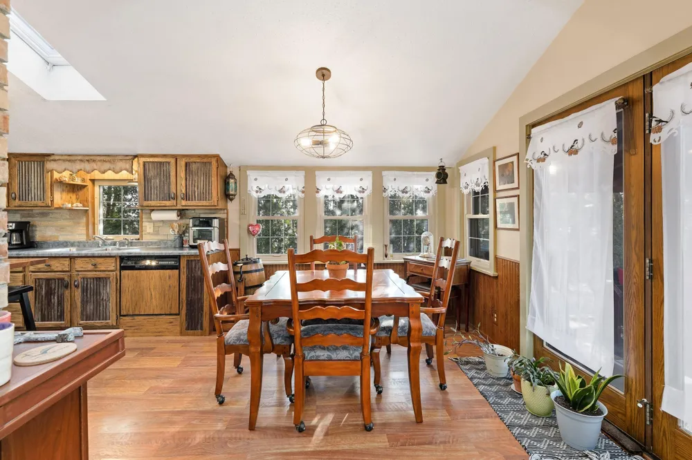 46652 Riverview Drive La Crescent, MN 55947