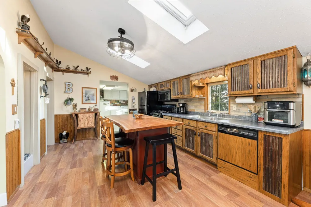 46652 Riverview Drive La Crescent, MN 55947