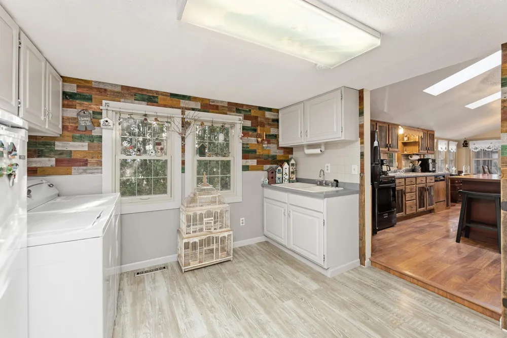 46652 Riverview Drive La Crescent, MN 55947