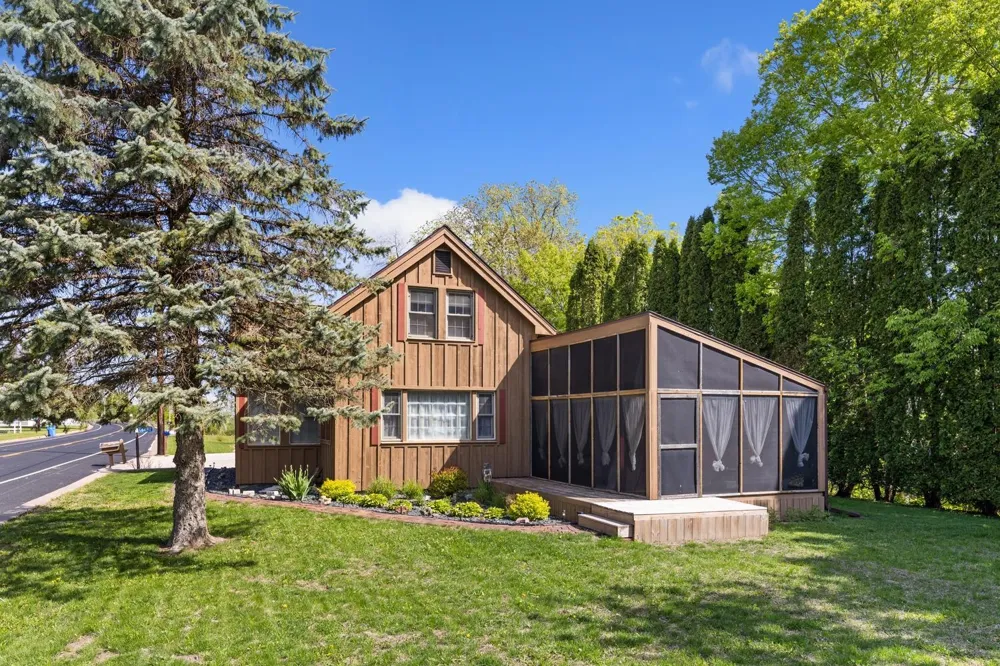 46652 Riverview Drive La Crescent, MN 55947