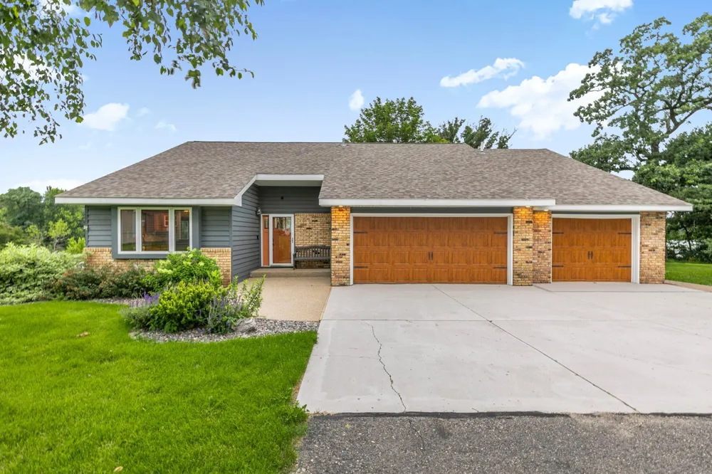 7601 93rd Avenue NE Spicer, MN 56288