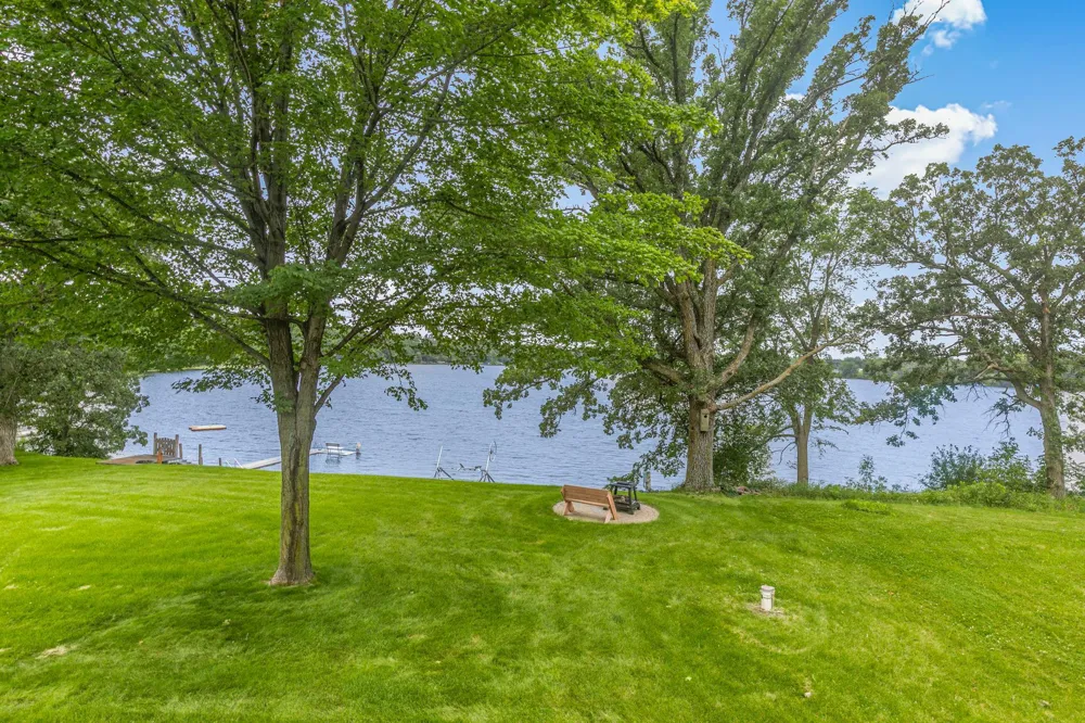 7601 93rd Avenue NE Spicer, MN 56288
