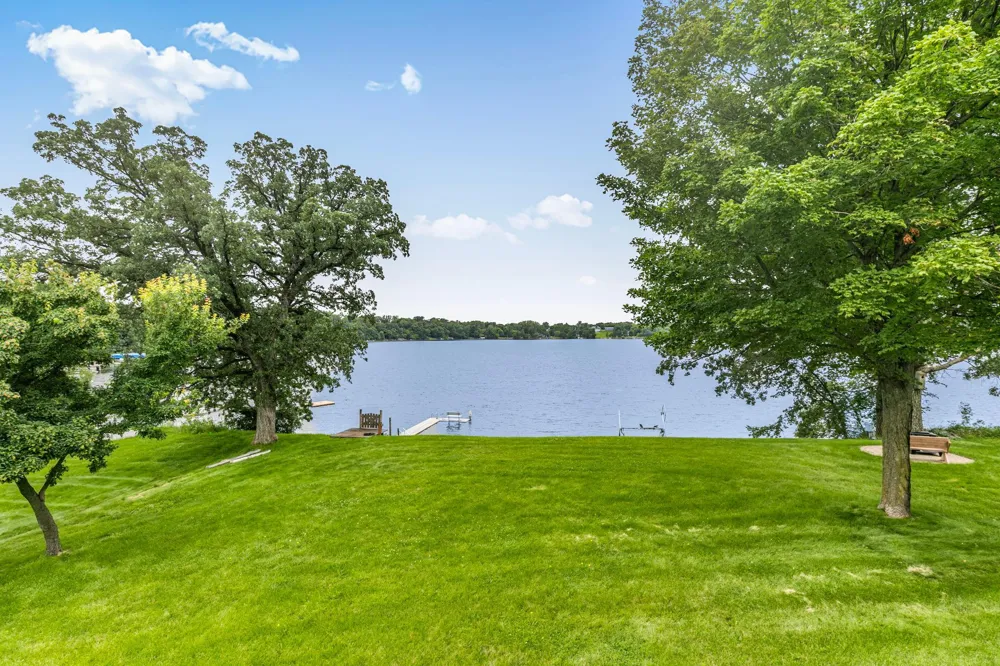 7601 93rd Avenue NE Spicer, MN 56288