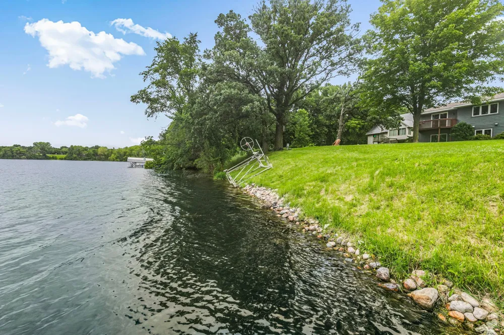 7601 93rd Avenue NE Spicer, MN 56288