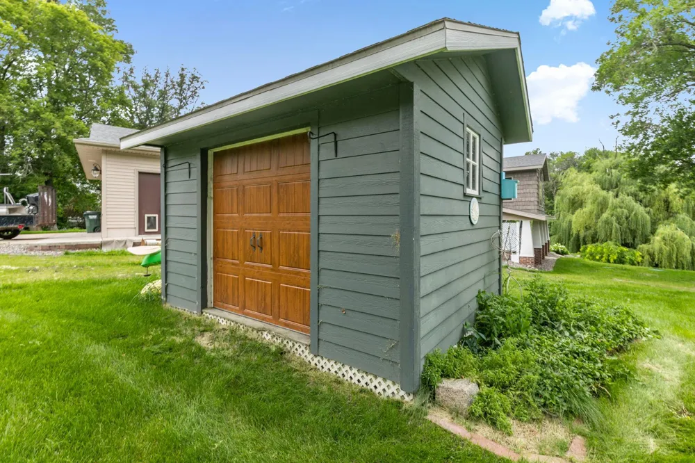 7601 93rd Avenue NE Spicer, MN 56288