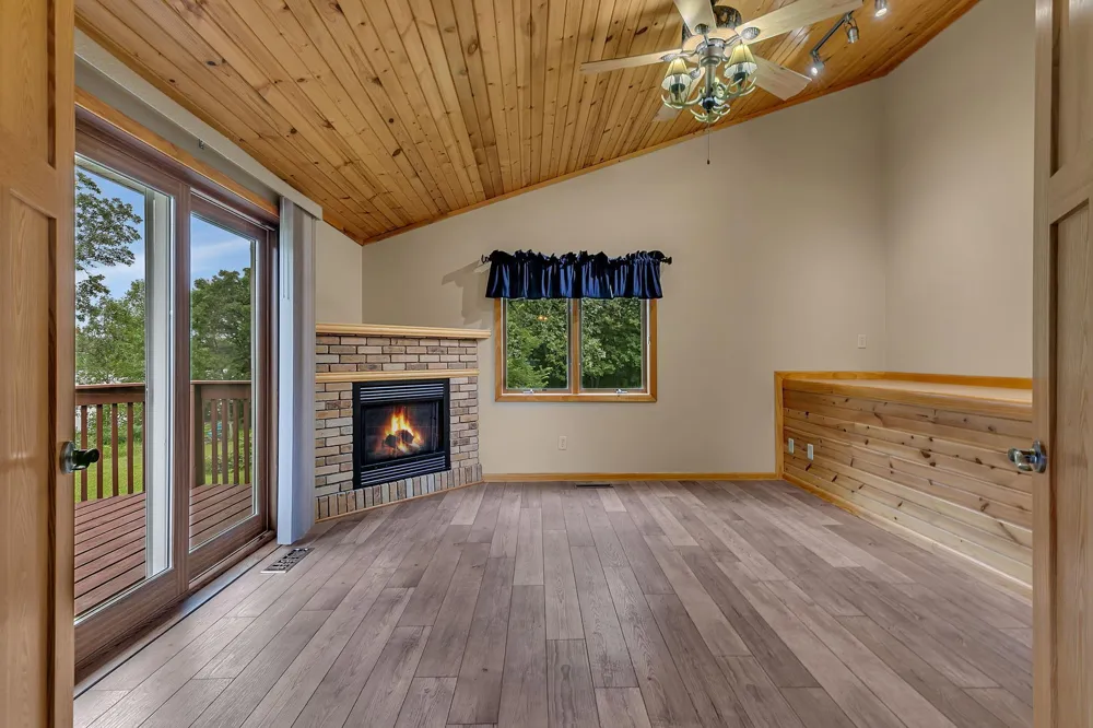 7601 93rd Avenue NE Spicer, MN 56288
