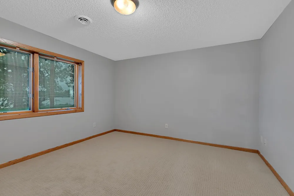 7601 93rd Avenue NE Spicer, MN 56288
