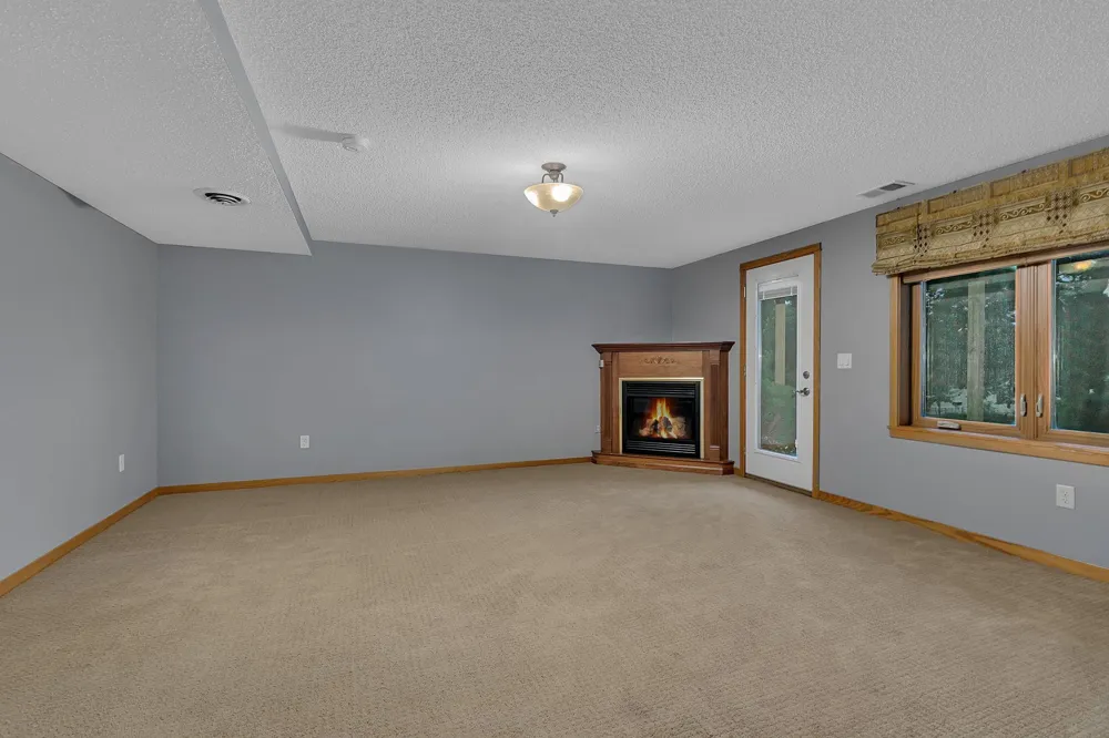 7601 93rd Avenue NE Spicer, MN 56288