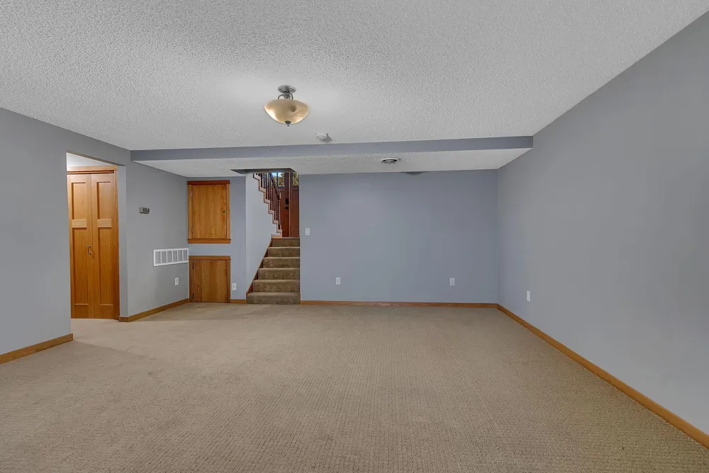 7601 93rd Avenue NE Spicer, MN 56288