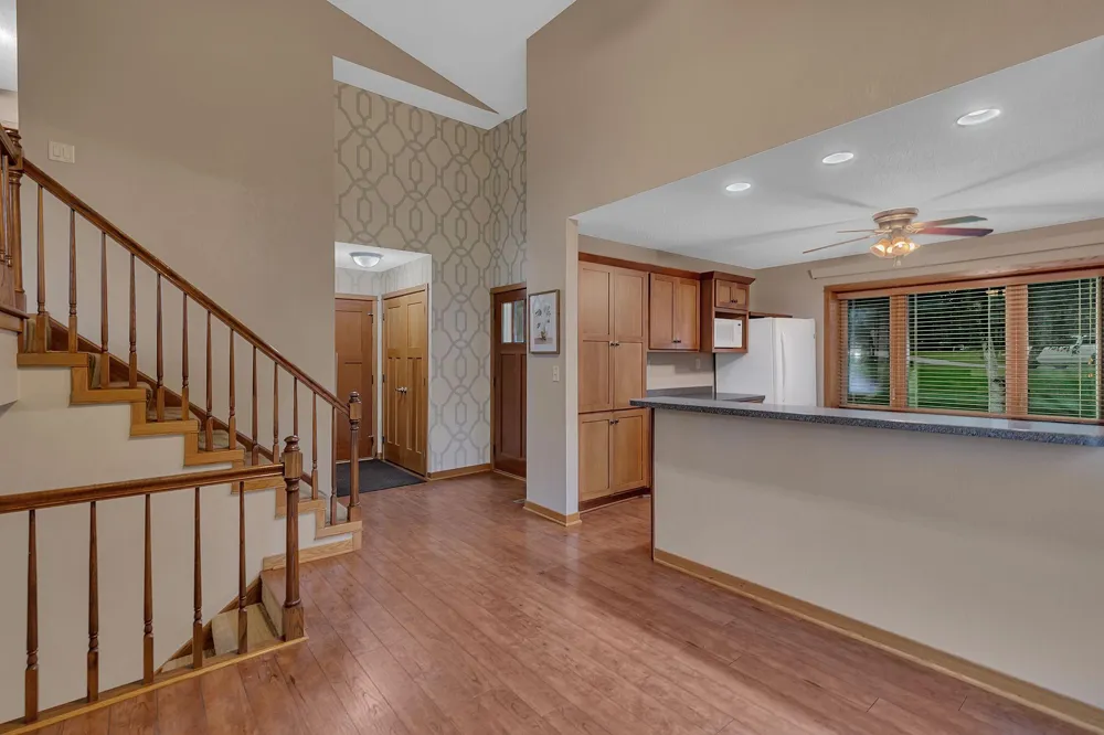 7601 93rd Avenue NE Spicer, MN 56288