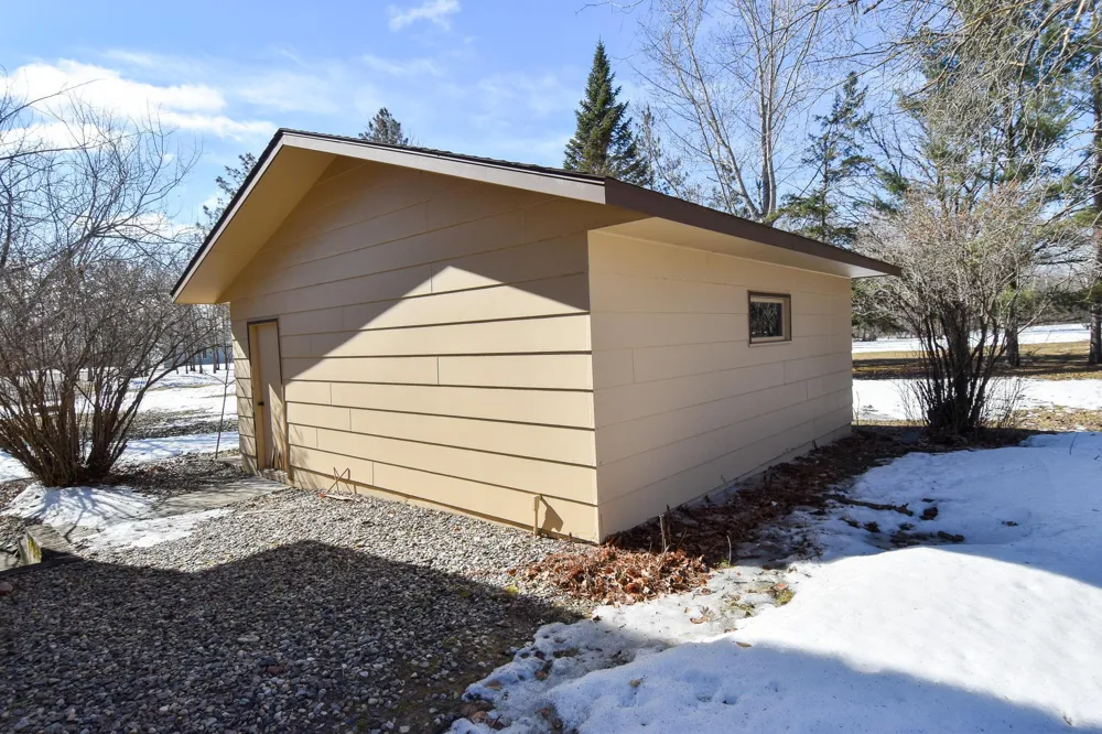 105 Valley View Road Karlstad, MN 56732