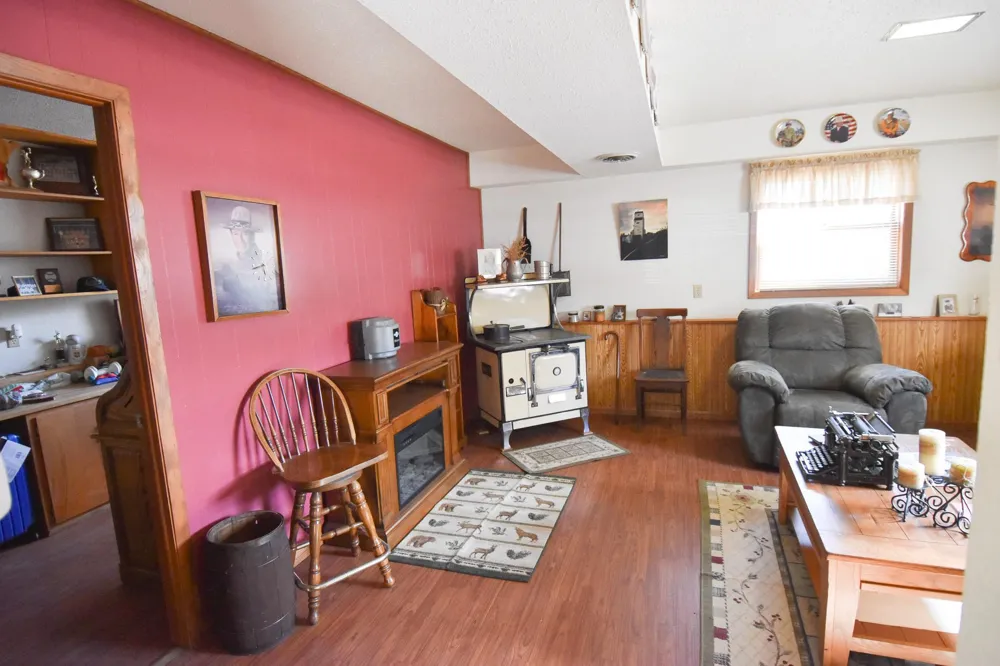 105 Valley View Road Karlstad, MN 56732