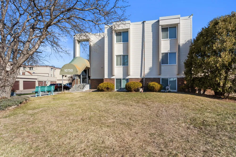 10750 Rockford Road #313 Plymouth, MN 55442