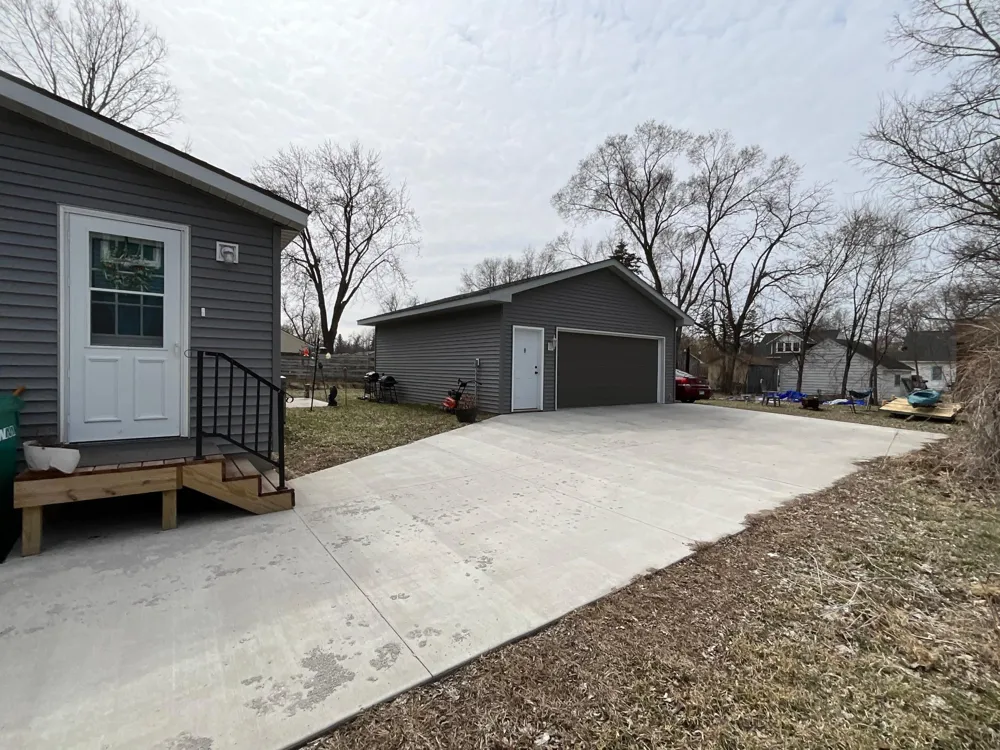 516 S Miller Avenue Litchfield, MN 55355