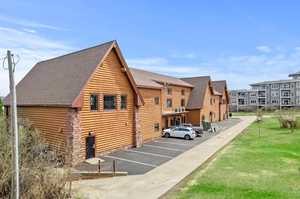 1301 N Lakeshore Dr #202 Lake City, MN 55041