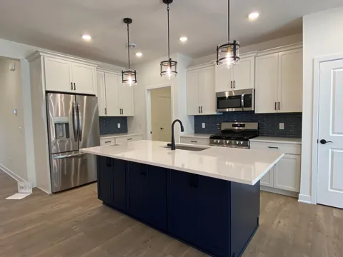 13788 Hollybrook Circle