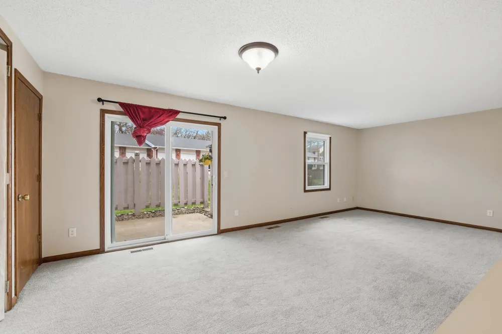 6333 Alderwood Circle #B Woodbury, MN 55125