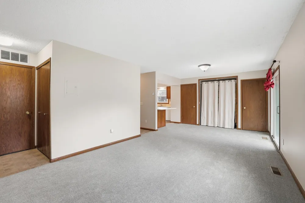 6333 Alderwood Circle #B Woodbury, MN 55125