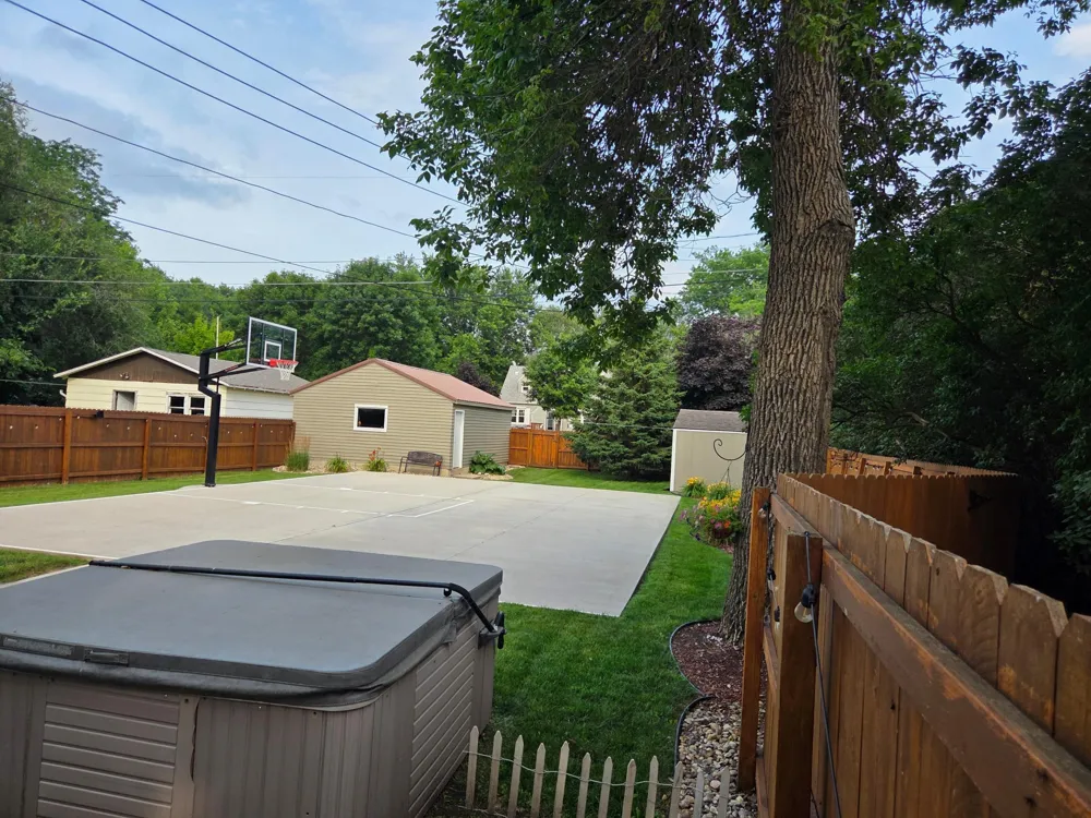 617 S Hiawatha Avenue Pipestone, MN 56164