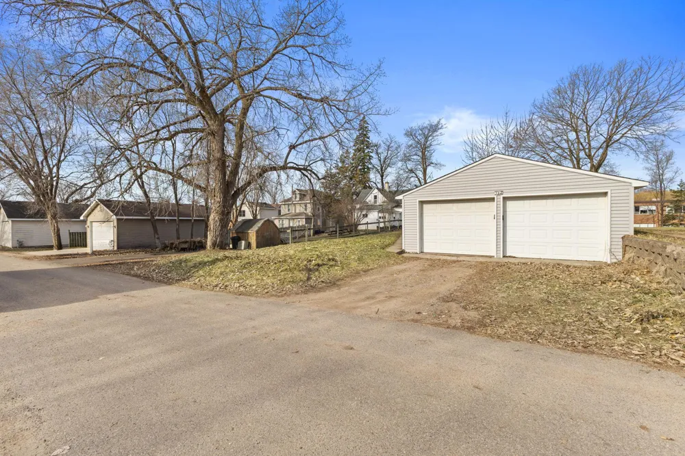 312 2nd Street Delano, MN 55328