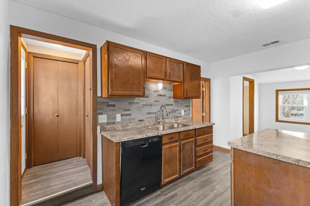 312 2nd Street Delano, MN 55328