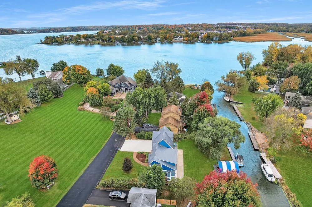 3280 Williams Lane Minnetrista, MN 55364
