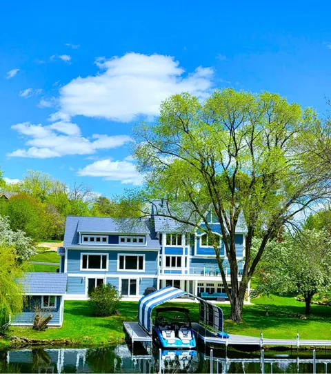 3280 Williams Lane