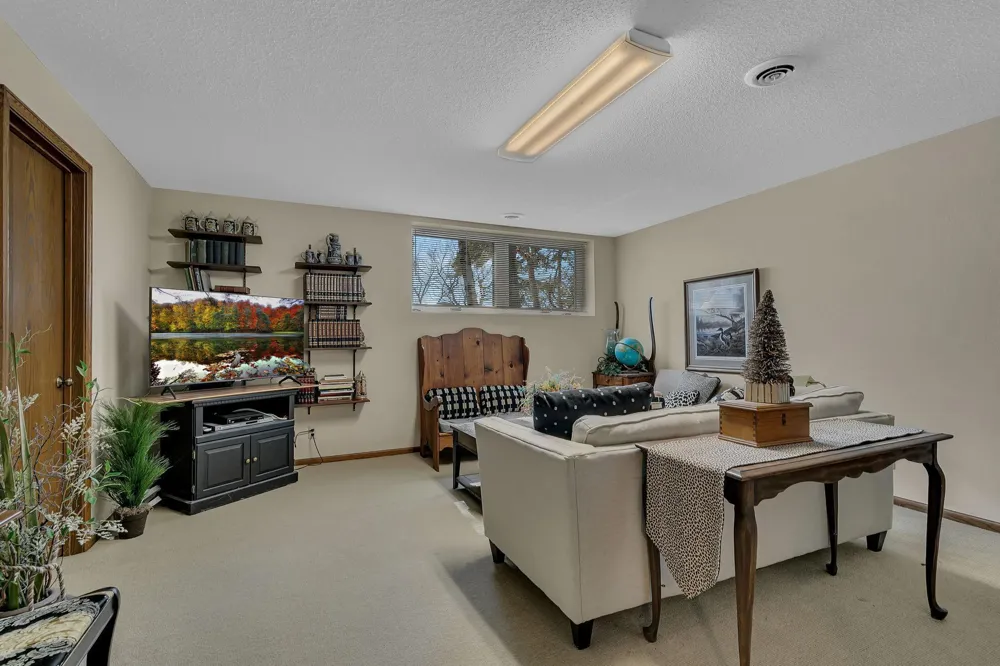 7711 Shore Drive Spicer, MN 56288
