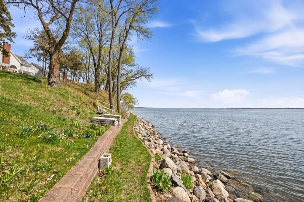 7711 Shore Drive Spicer, MN 56288