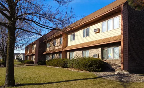 910 Hengen Street #402