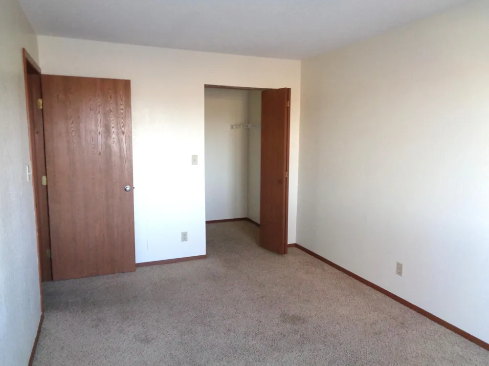 910 Hengen Street #402 Fairmont, MN 56031