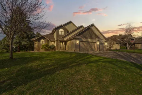 1526 Castle Drive