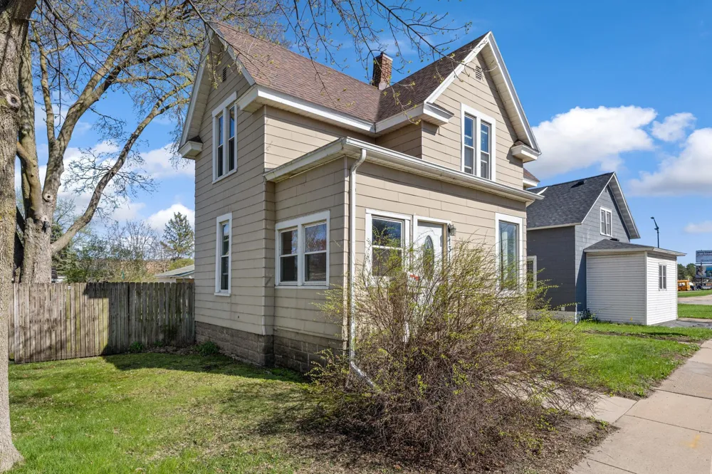 1312 George Street La Crosse, WI 54603