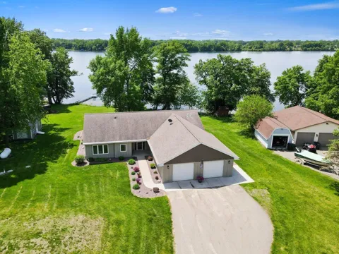 1642 Scenic Hideaway Lane NE