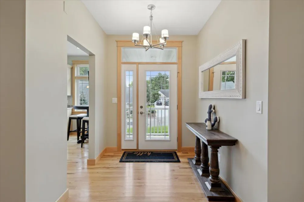 1329 S Oak Street Lake City, MN 55041
