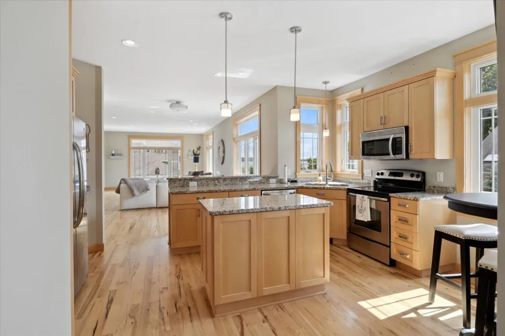 1329 S Oak Street Lake City, MN 55041