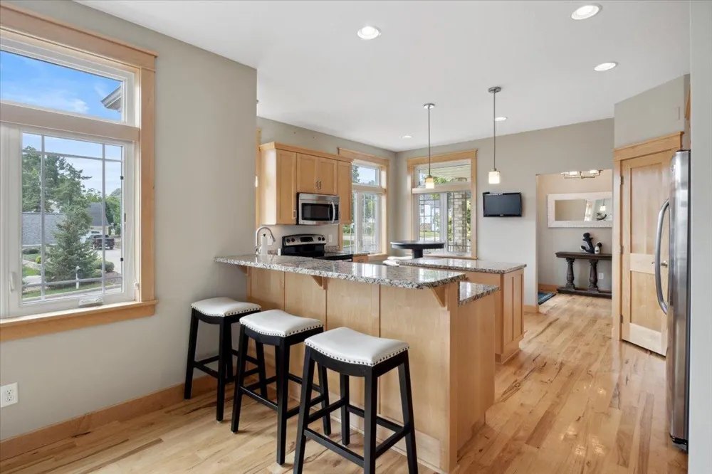 1329 S Oak Street Lake City, MN 55041