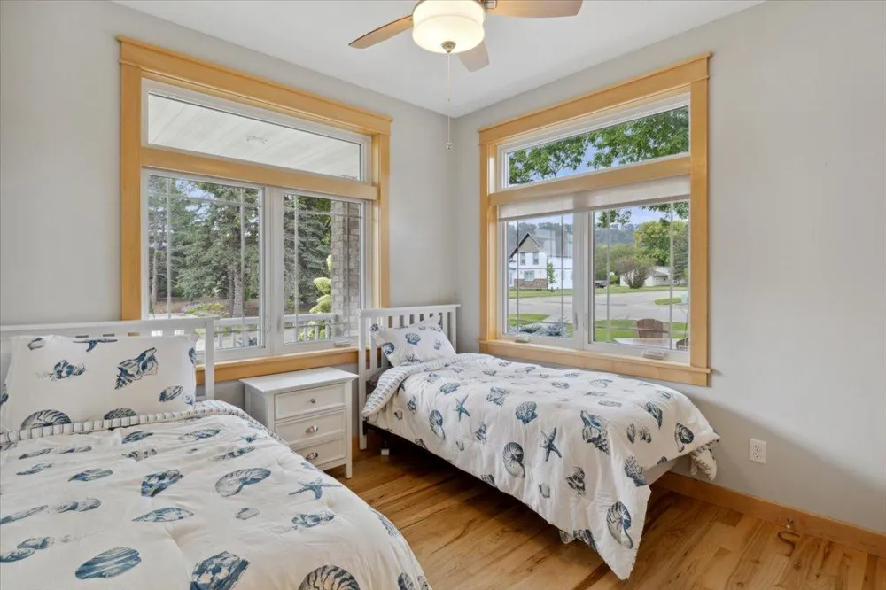 1329 S Oak Street Lake City, MN 55041