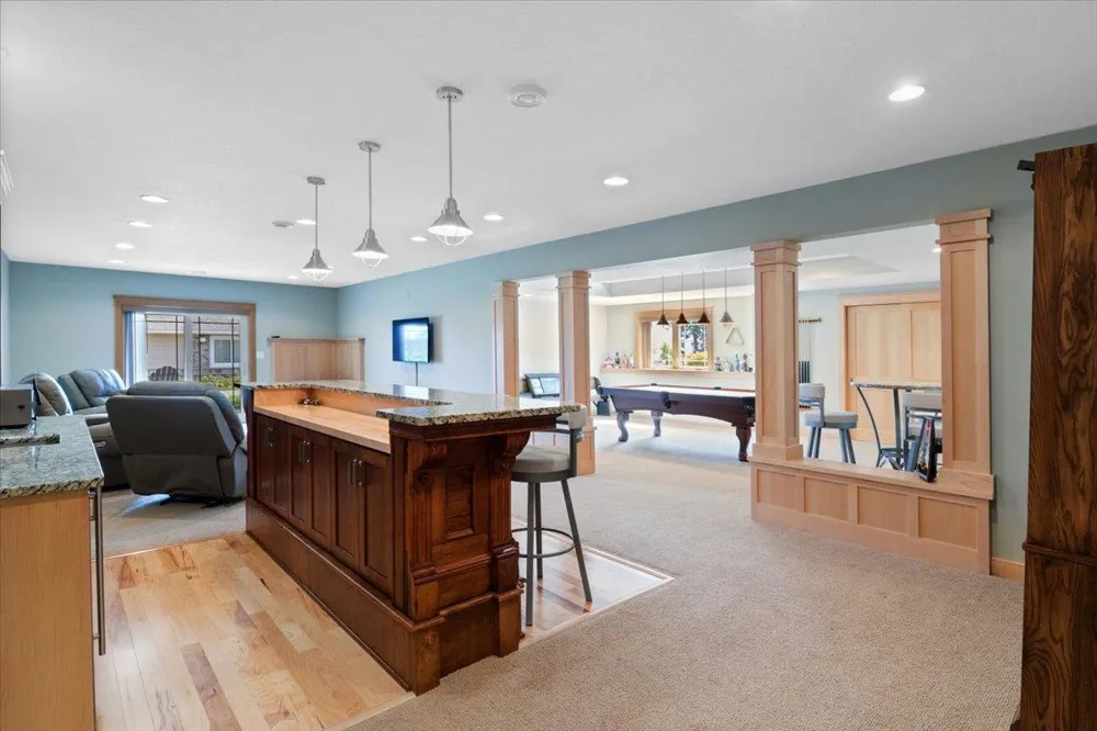 1329 S Oak Street Lake City, MN 55041