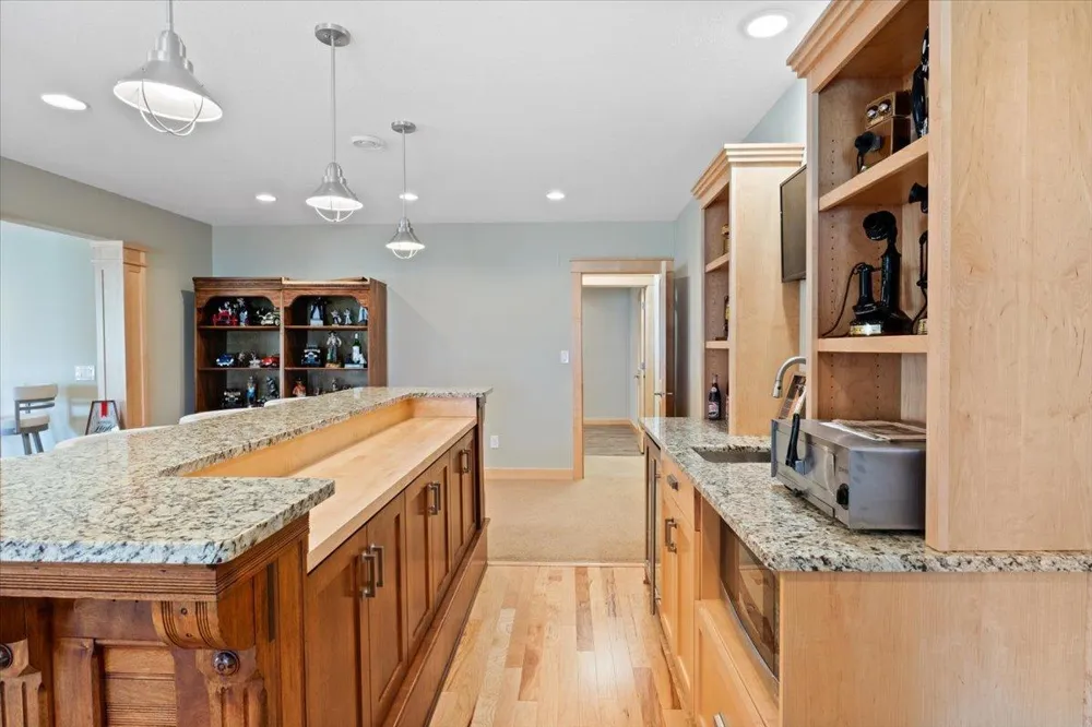 1329 S Oak Street Lake City, MN 55041