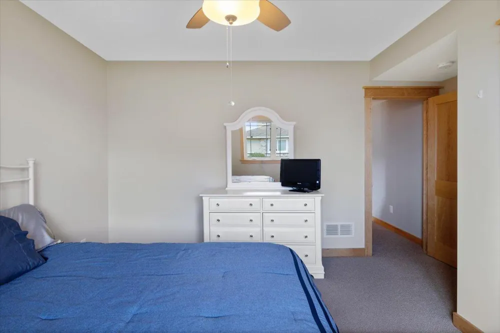 1329 S Oak Street Lake City, MN 55041