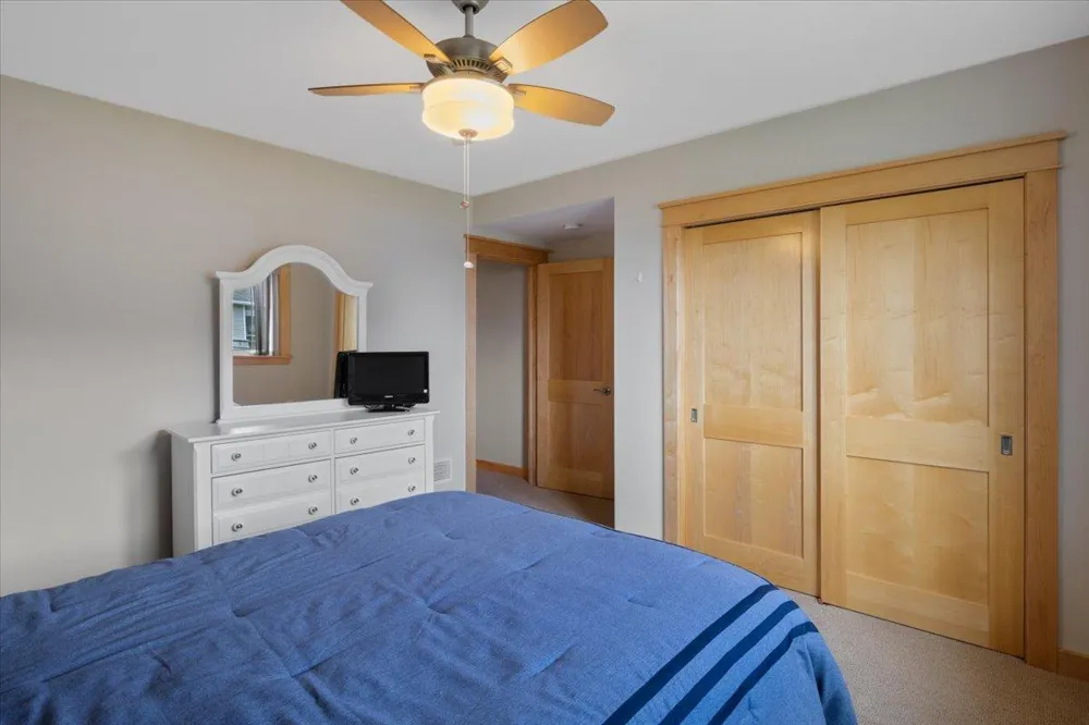 1329 S Oak Street Lake City, MN 55041