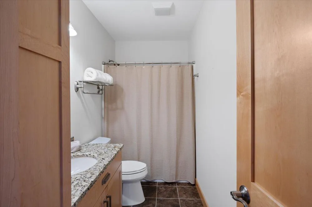 1329 S Oak Street Lake City, MN 55041