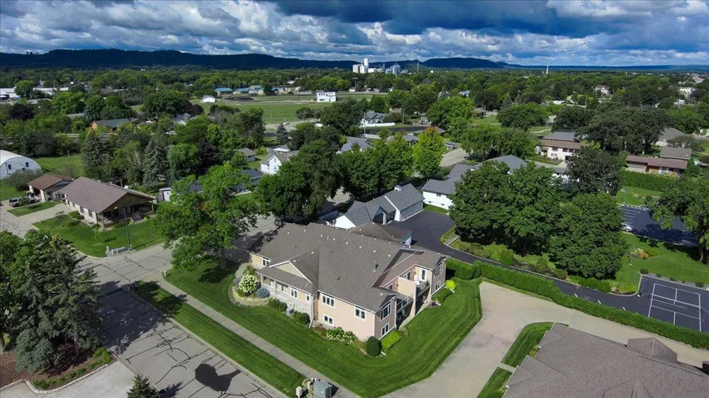 1329 S Oak Street Lake City, MN 55041