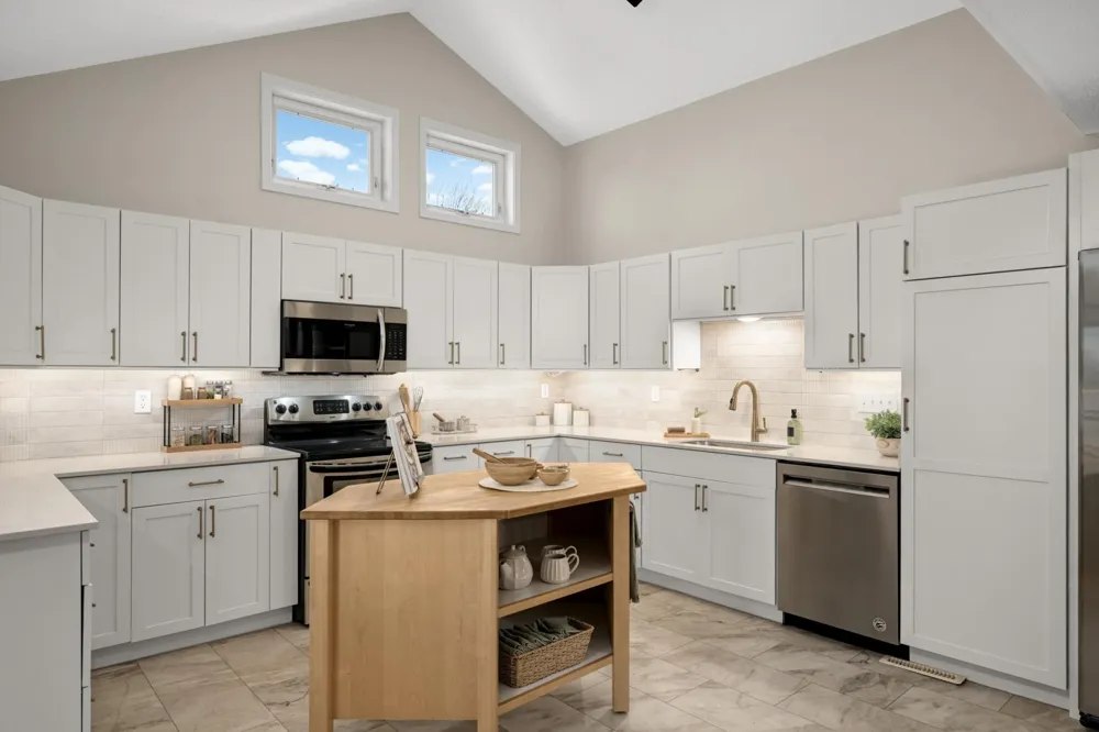 783 Berwood Avenue Vadnais Heights, MN 55127