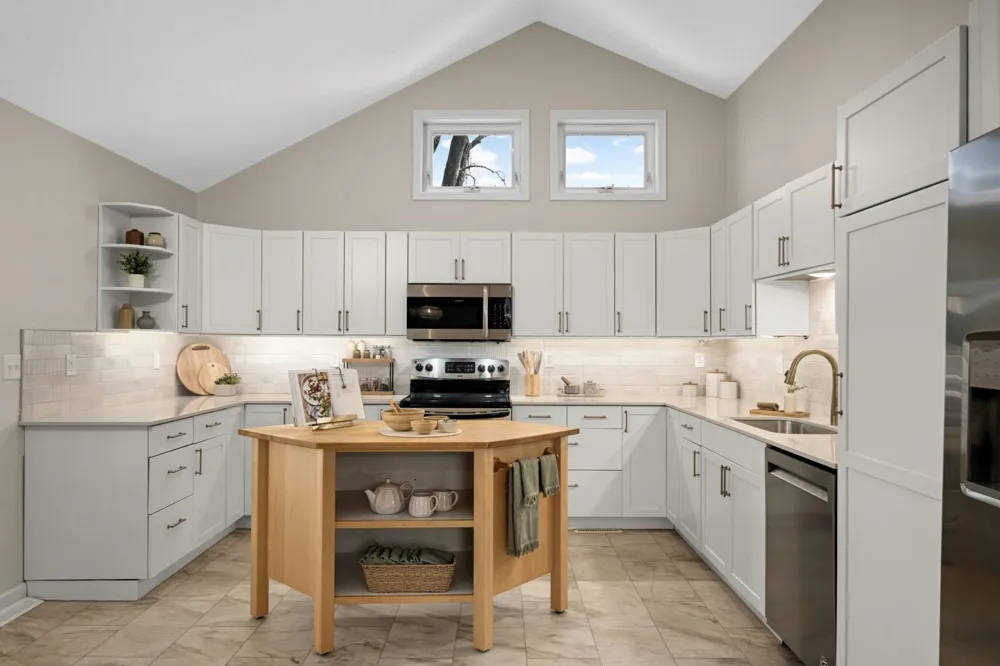 783 Berwood Avenue Vadnais Heights, MN 55127