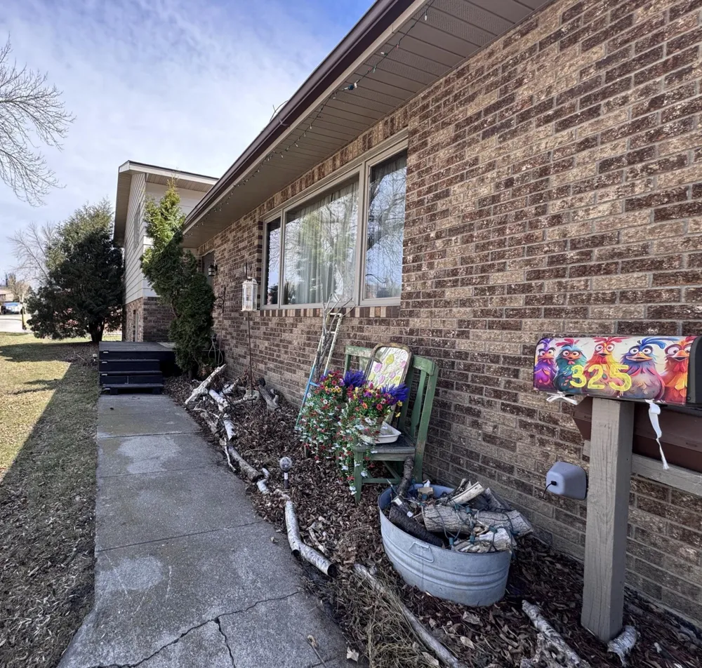 325 S Ash Street Crookston, MN 56716