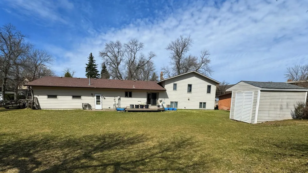 325 S Ash Street Crookston, MN 56716